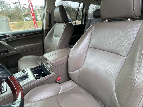 Used 2017 Lexus GX 460 Premium image 16