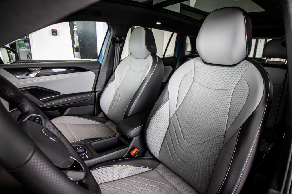 New 2026 Volkswagen Tiguan SE R-Line FWD image 25