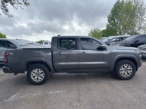 Used 2022 Nissan Frontier SV image 4