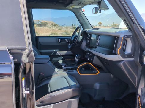 Used 2023 Ford Bronco Badlands image 29