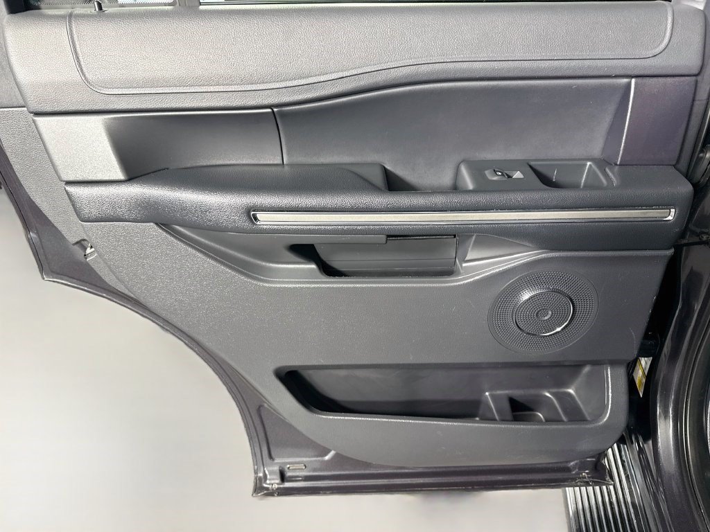 Used 2024 Ford Expedition XLT RWD image 25