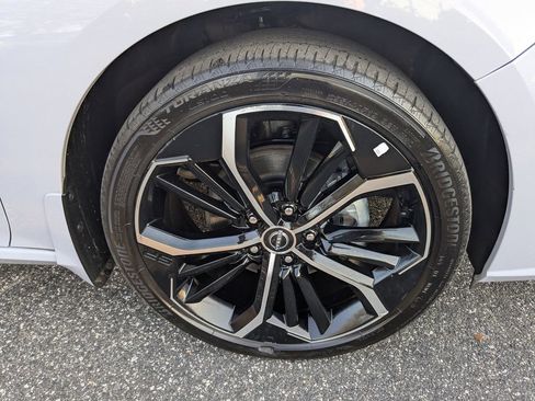 Used 2025 Nissan Altima 2.5 SR w/ SR Premium Package image 11