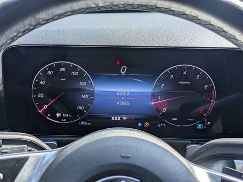 Used 2025 Mercedes-Benz GLB 250 image 31