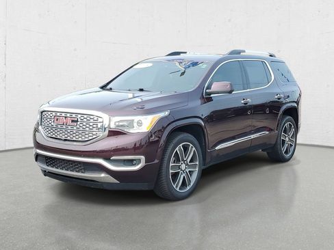 Used 2018 GMC Acadia Denali w/ Technology Package FWD image 4