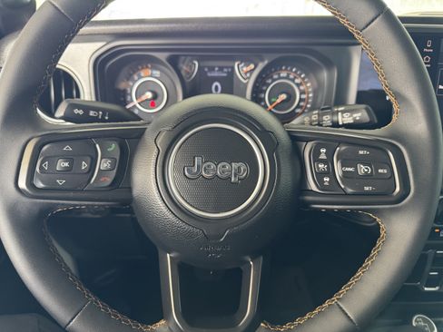 Used 2024 Jeep Wrangler Unlimited Sport AWD/4WD image 34