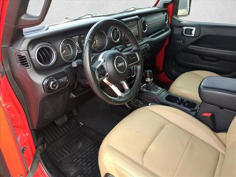 Used 2018 Jeep Wrangler Unlimited Sahara image 10