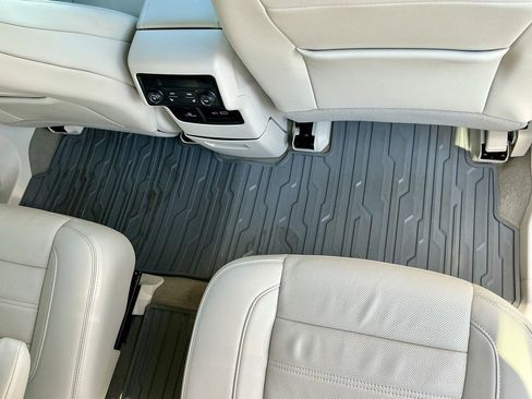 Used 2023 GMC Acadia Denali w/ Denali Technology Package image 27