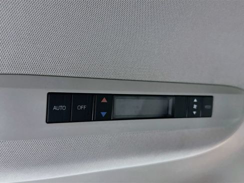 Certified 2024 Toyota Sienna LE FWD image 27