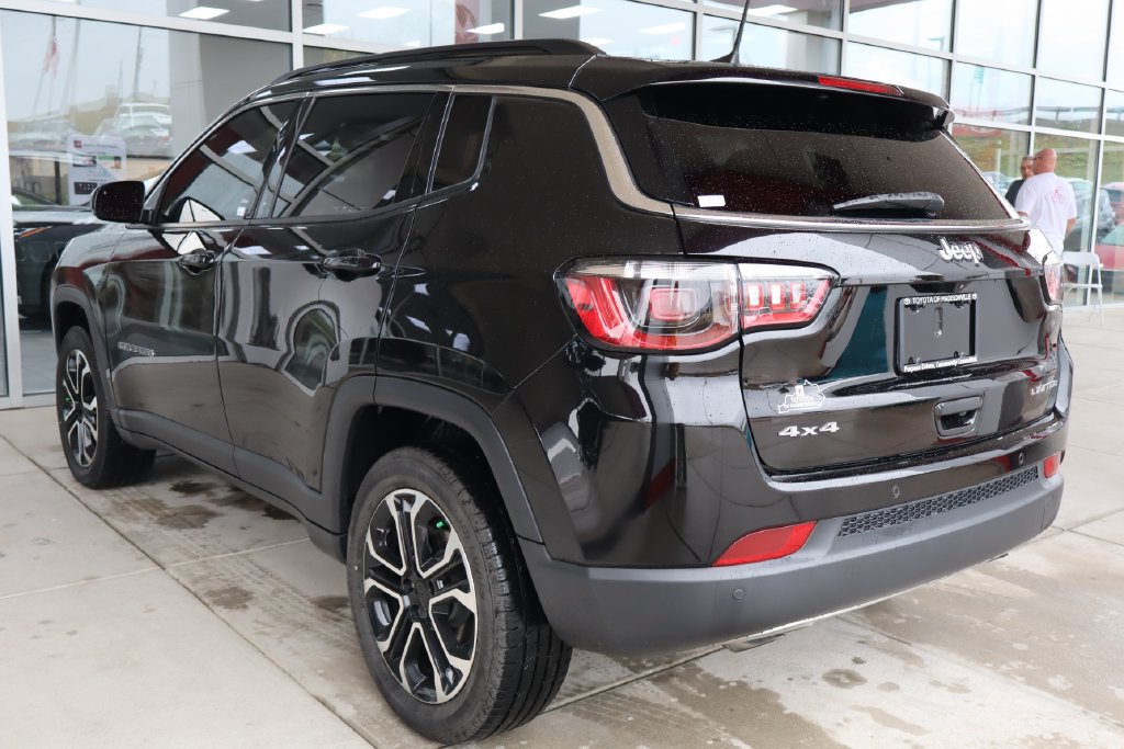 Used 2023 Jeep Compass Limited AWD/4WD image 6