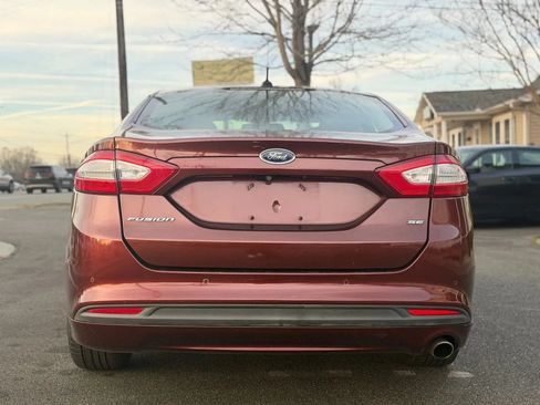 Used 2016 Ford Fusion SE FWD image 5