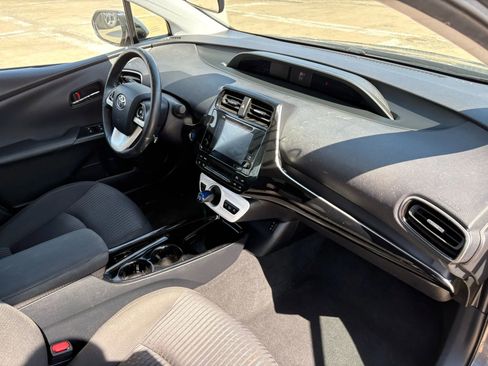 Used 2017 Toyota Prius Prime Plus image 19