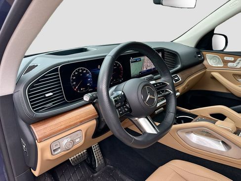 Certified 2026 Mercedes-Benz GLS 450 4MATIC image 9