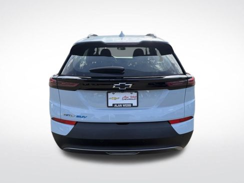 Used 2023 Chevrolet Bolt EUV LT w/ Comfort Package FWD image 4