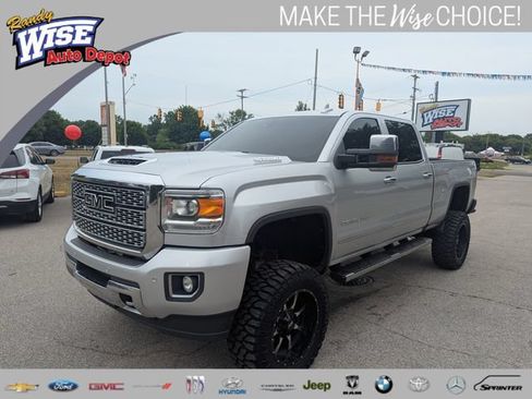 Used 2018 GMC Sierra 2500 Denali w/ Duramax Plus Package AWD/4WD image 7