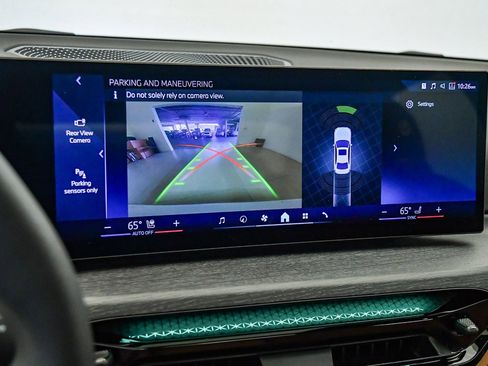 Used 2025 BMW 330i xDrive Sedan w/ Convenience Package image 24