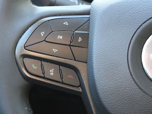 Used 2022 Jeep Cherokee Trailhawk image 24