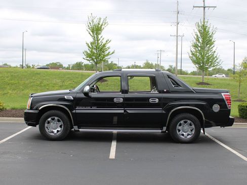 Used 2003 Cadillac Escalade EXT AWD/4WD image 2