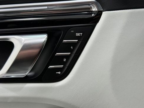 New 2026 Porsche Macan image 16