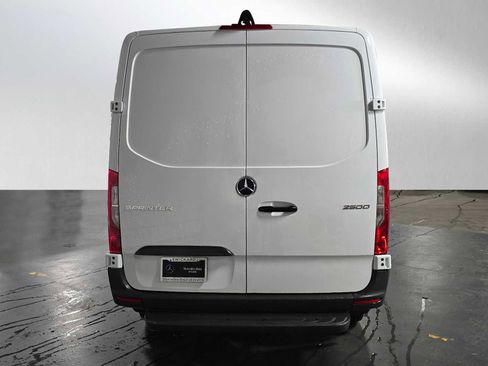 Used 2025 Mercedes-Benz Sprinter 2500 image 4