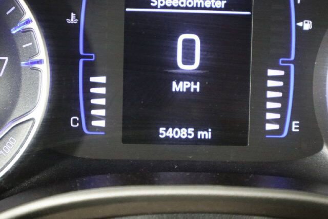 Used 2023 Chrysler Voyager LX FWD image 37