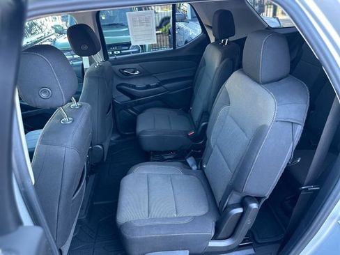 Used 2021 Chevrolet Traverse LT FWD image 22