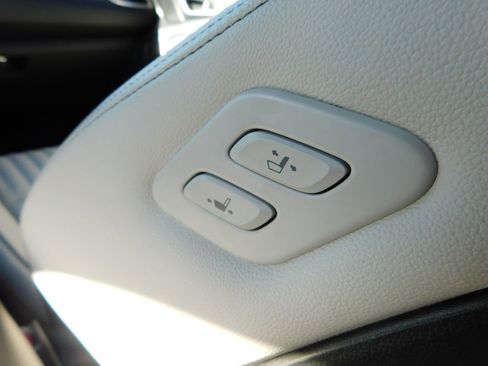 Used 2025 Genesis G70 3.3T Advanced image 16