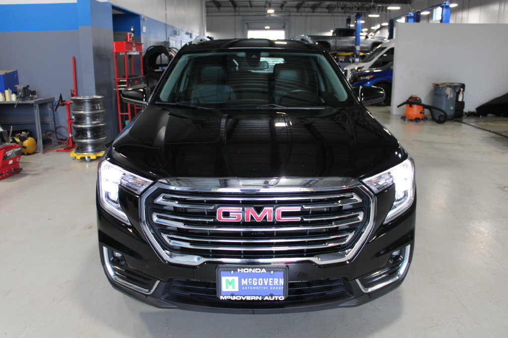 Used 2023 GMC Terrain SLT AWD/4WD image 2