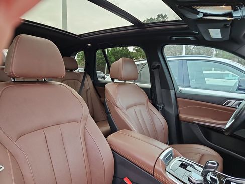 Used 2019 BMW X5 xDrive40i w/ Luxury Seating Package image 8