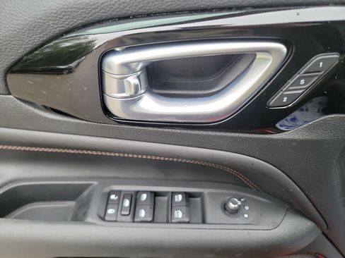 Used 2022 Jeep Compass Limited w/ (RED) Package image 11