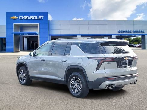 Certified 2025 Chevrolet Traverse LT image 3