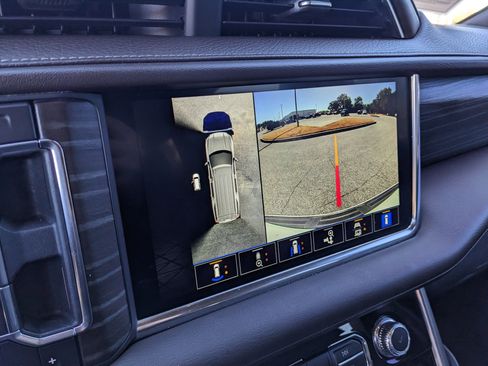 Used 2022 GMC Yukon XL Denali image 32