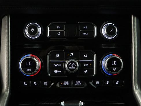 Used 2023 GMC Yukon Denali w/ Advanced Technology Package AWD/4WD image 21