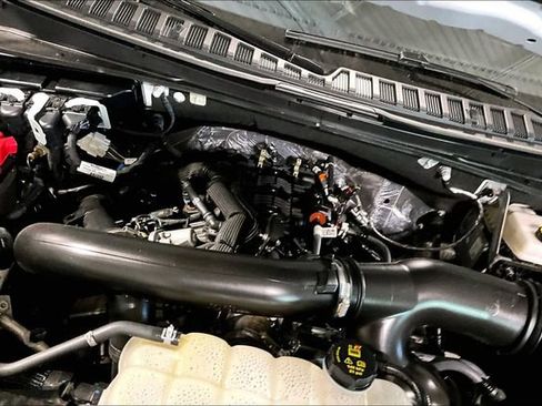 Used 2025 Ford Expedition Active AWD/4WD image 35