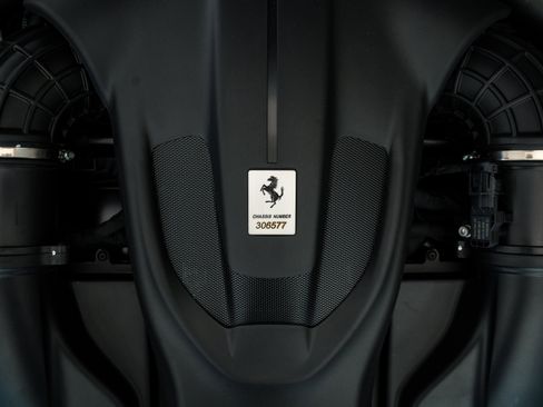 Used 2024 Ferrari Roma Spider image 17