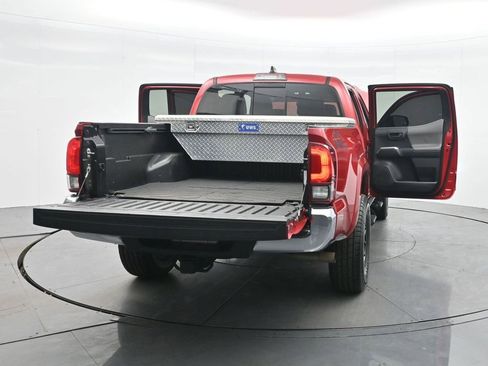 Used 2020 Toyota Tacoma SR5 image 37