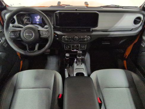 Used 2025 Jeep Wrangler Sport S image 16