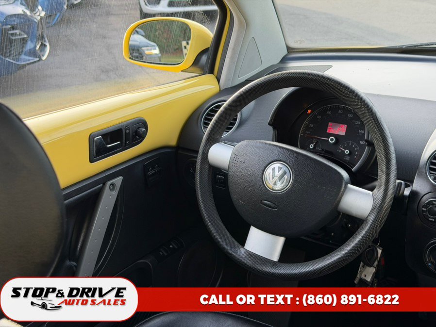 Used 2006 Volkswagen Beetle Coupe w/ Package 1 FWD image 10