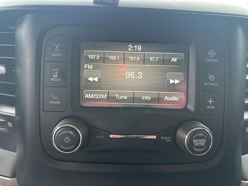 Used 2024 RAM 2500 Tradesman w/ Chrome Appearance Group image 21