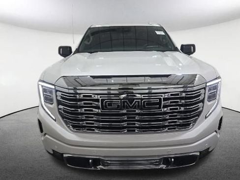 Used 2024 GMC Sierra 1500 Denali w/ Denali Reserve Package AWD/4WD image 2