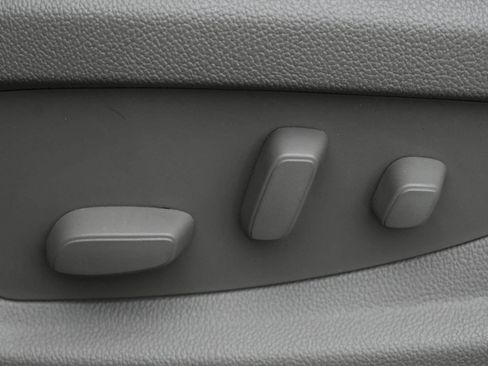 Used 2015 GMC Sierra 1500 SLE w/ SLE Value Package image 15