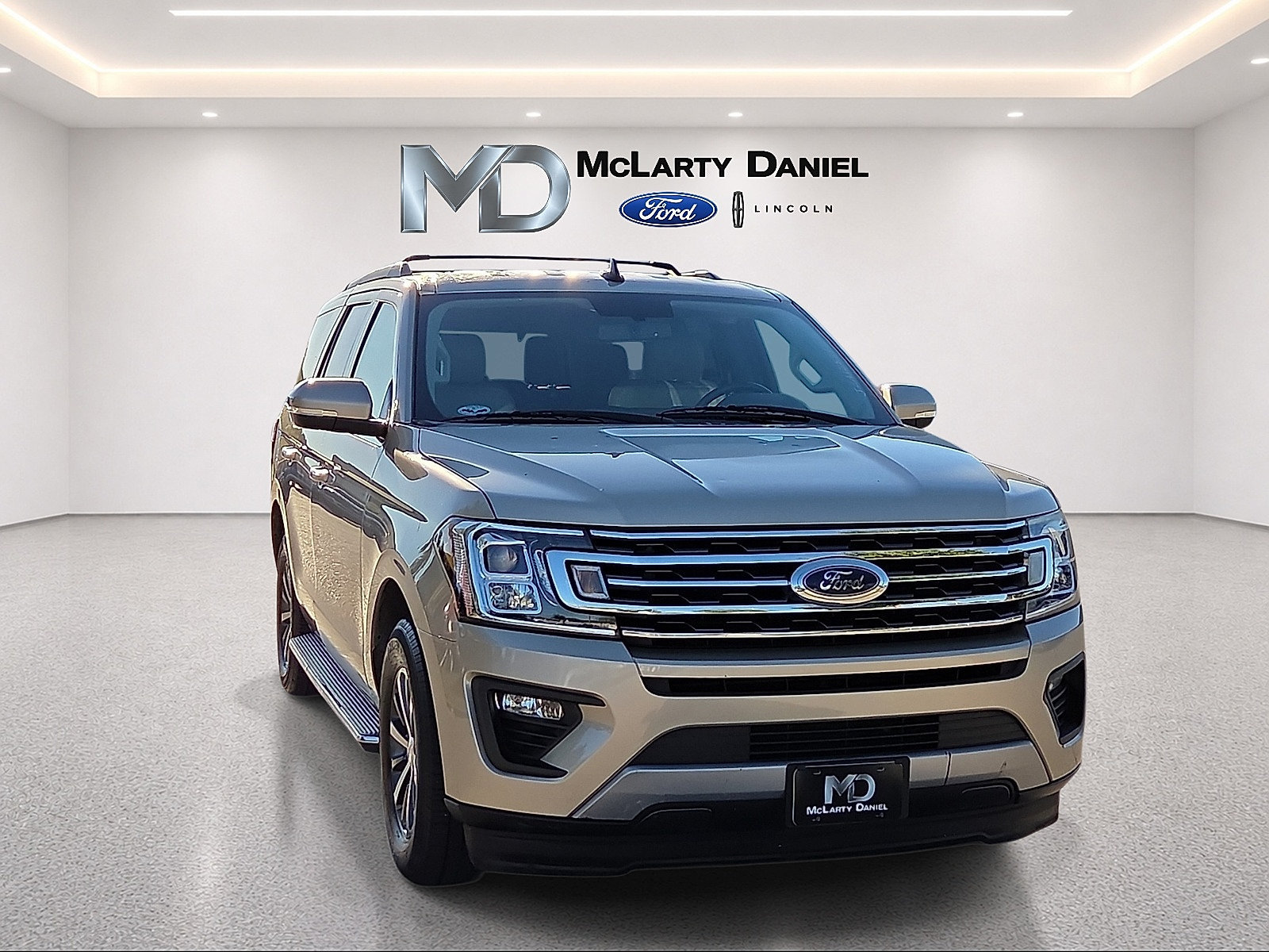 Used 2018 Ford Expedition XLT w/ Equipment Group 202A RWD image 1
