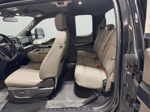 Used 2018 Ford F150 XLT w/ Equipment Group 301A Mid RWD image 22
