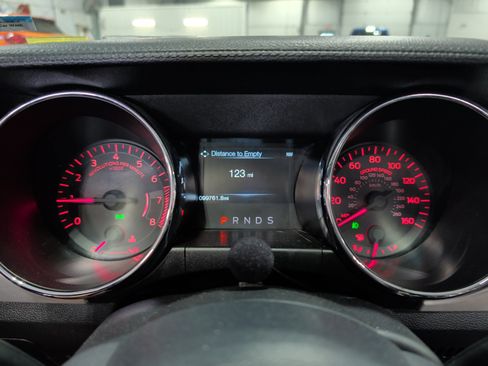 Used 2015 Ford Mustang Premium RWD image 8