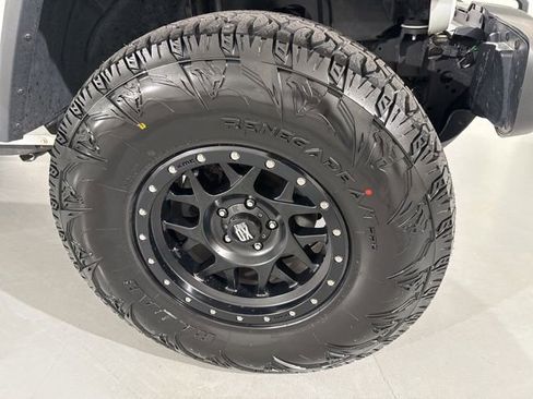 Used 2018 Jeep Wrangler Unlimited Sahara image 13