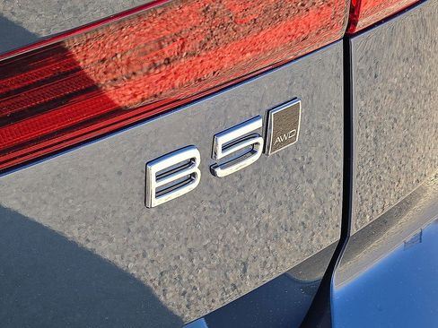 New 2026 Volvo XC60 B5 Ultra w/ Protection Package Premier image 12