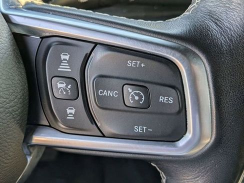 Certified 2019 Jeep Wrangler Unlimited Sahara w/ Quick Order Package 24M Moab AWD/4WD image 34