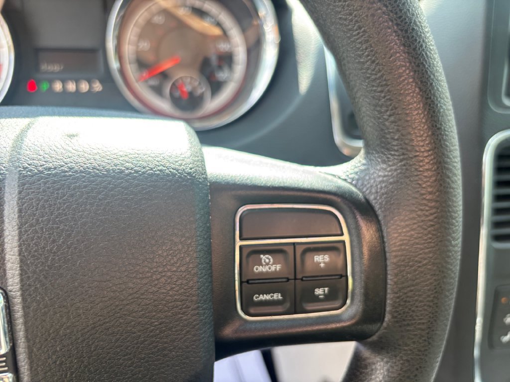Used 2016 Dodge Grand Caravan SXT FWD image 27