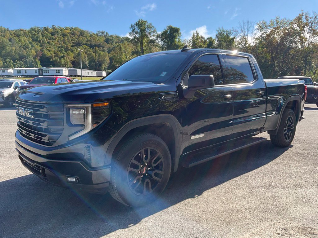 Used 2024 GMC Sierra 1500 Elevation AWD/4WD image 3