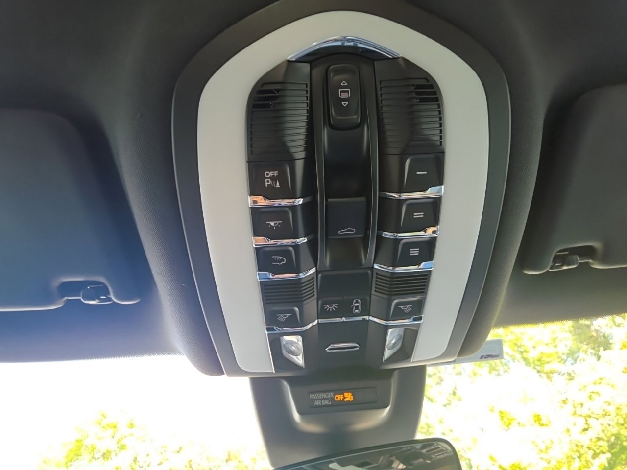 Used 2023 Porsche Macan S AWD/4WD image 42