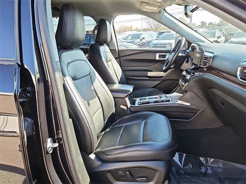 Used 2023 Ford Explorer Limited w/ Equipment Group 301A image 33